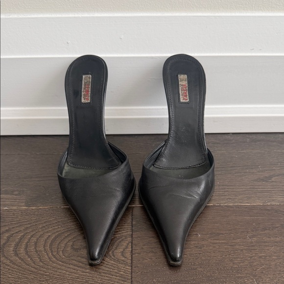 Shoes - Lezilla black leather pointed toe mule 35